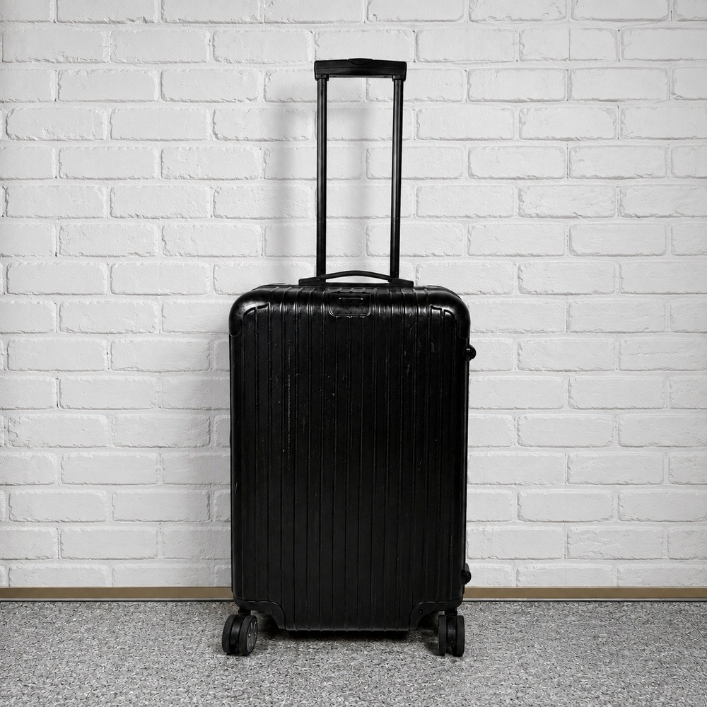 RIMOWA Salsa Multiwheel 63L Black 4-Wheel Polycarbonate Suitcase Vintage 871.63